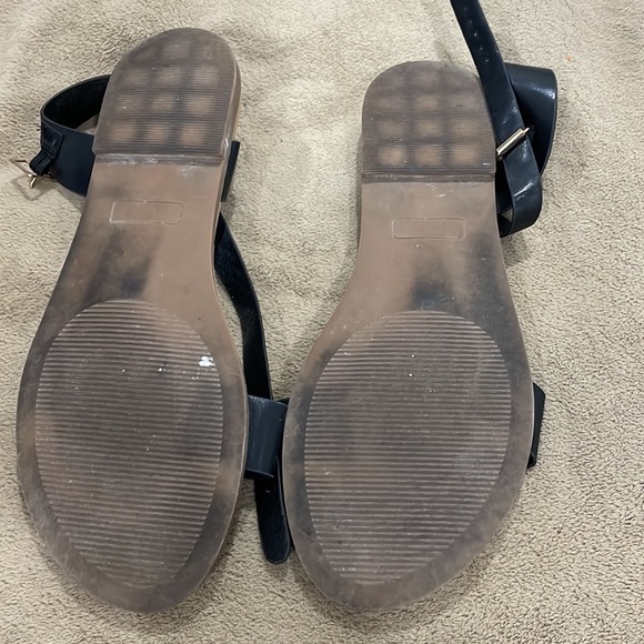 Ardene black/nude sandals - size 10 - Picture 2 of 2